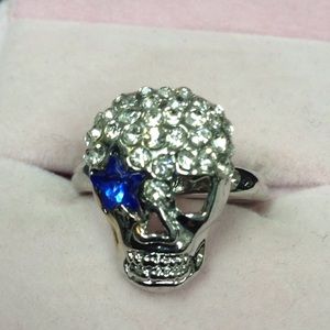 Silver rhinestone skull ring Sz7